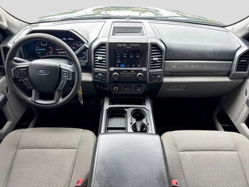 Used 2019 Ford F250 XLT w/ XLT Premium Package AWD/4WD image 14