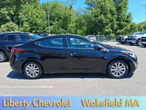 Used 2016 Hyundai Elantra SE w/ Option Group 02 FWD image 9