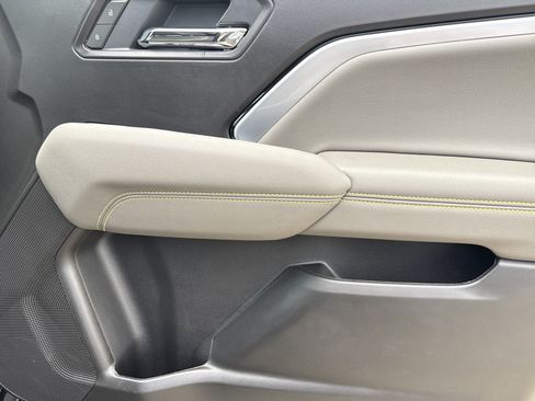 Used 2025 Chevrolet Colorado ZR2 w/ Technology Package image 14