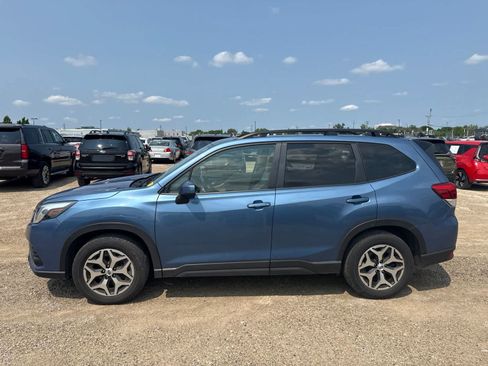 Used 2024 Subaru Forester Premium AWD/4WD image 12
