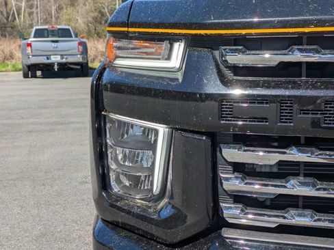 Used 2022 Chevrolet Silverado 2500 LTZ w/ Carhartt Edition AWD/4WD image 10