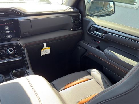 Used 2025 GMC Sierra 1500 AT4 w/ AT4 Premium Package image 29