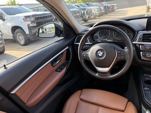 Used 2017 BMW 320i xDrive Sedan AWD/4WD image 19