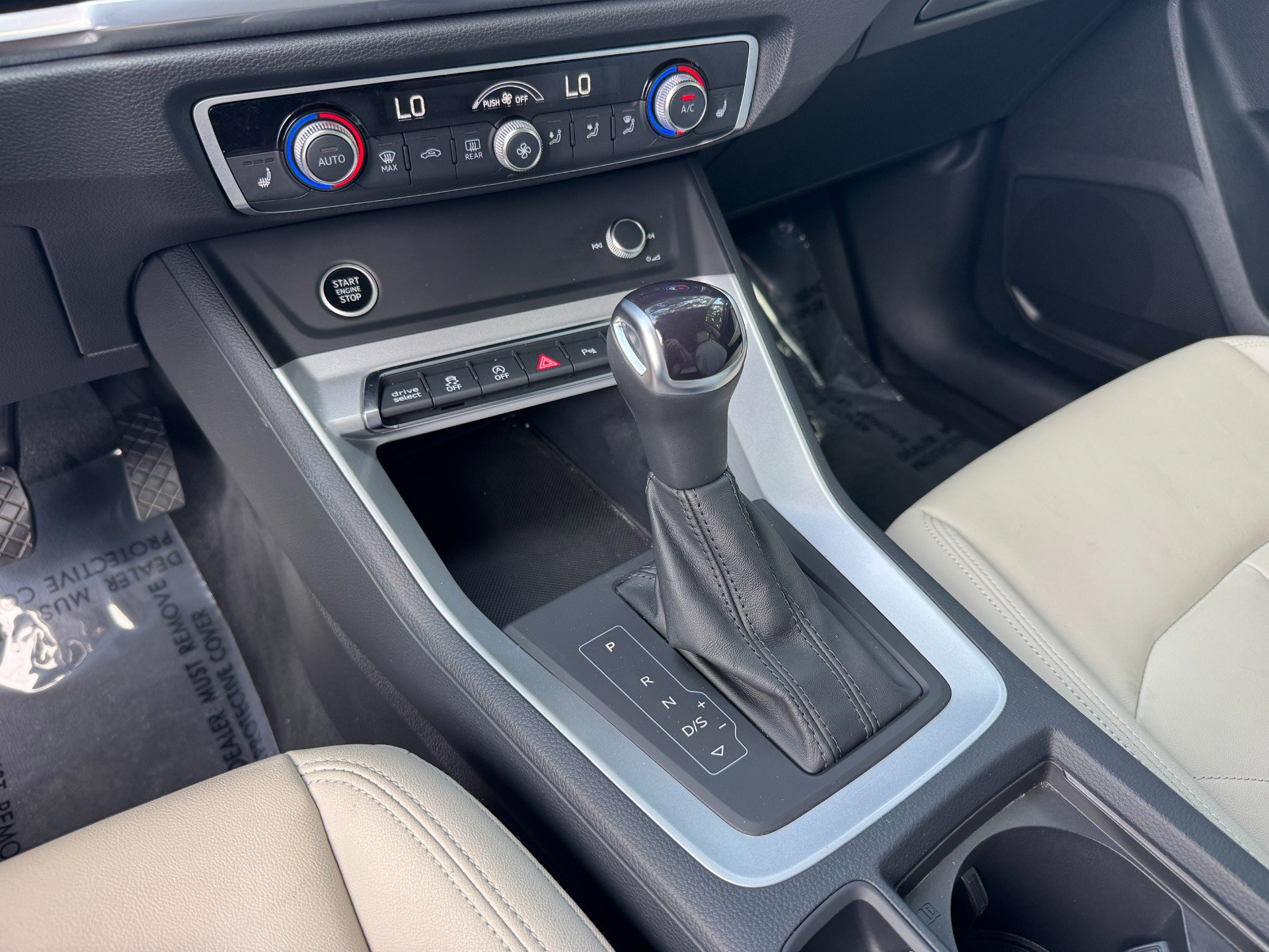 Used 2023 Audi Q3 2.0T Premium w/ Convenience Package AWD/4WD image 43