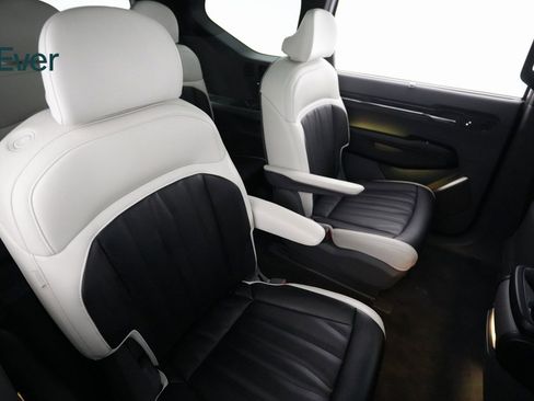 Used 2024 Kia EV9 GT-Line image 9