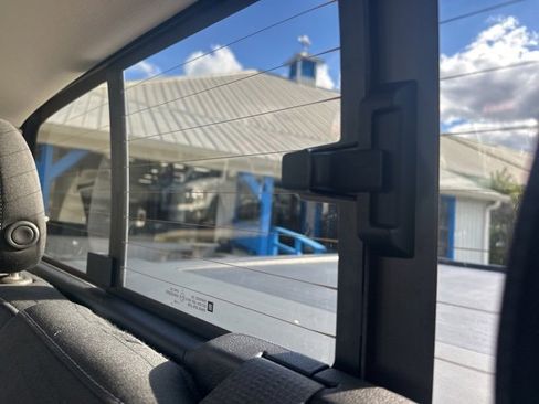 Used 2022 Chevrolet Colorado LT w/ LT Convenience Package image 39