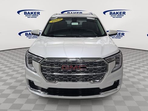 Used 2023 GMC Terrain Denali w/ Denali Premium Package image 8