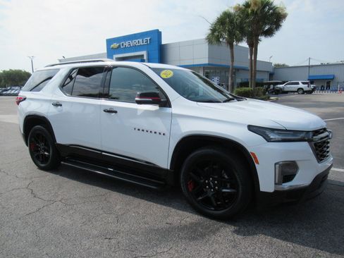 Used 2023 Chevrolet Traverse Premier w/ Redline Edition FWD image 5