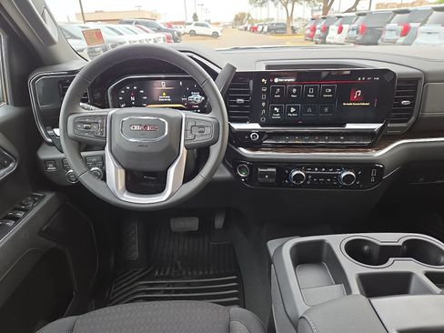 New 2026 GMC Sierra 1500 SLE w/ Preferred Package AWD/4WD image 9