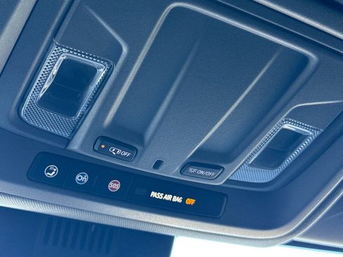Used 2025 GMC Sierra 1500 Elevation image 22