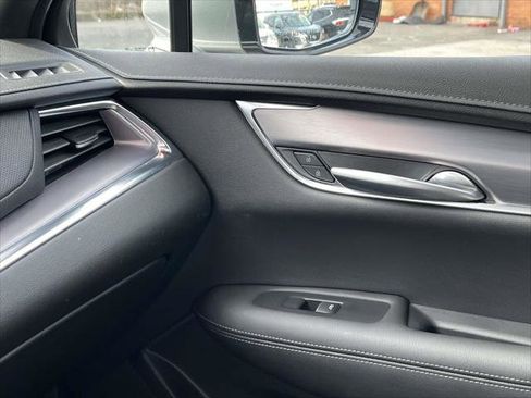 Used 2023 Cadillac XT5 Luxury image 39