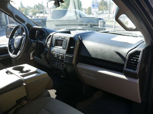 Used 2017 Ford F150 XLT w/ XTR Package image 24