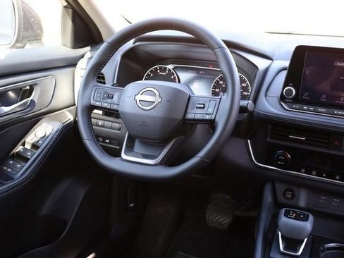 Certified 2025 Nissan Rogue SV AWD/4WD image 23