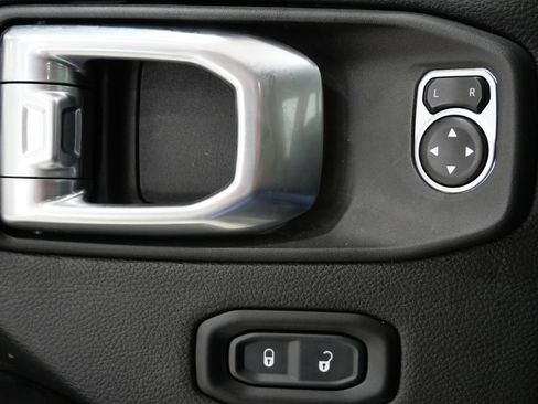 Used 2024 Jeep Wrangler Unlimited Sahara AWD/4WD image 14