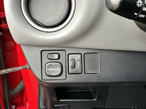 Used 2015 Toyota Yaris LE image 8