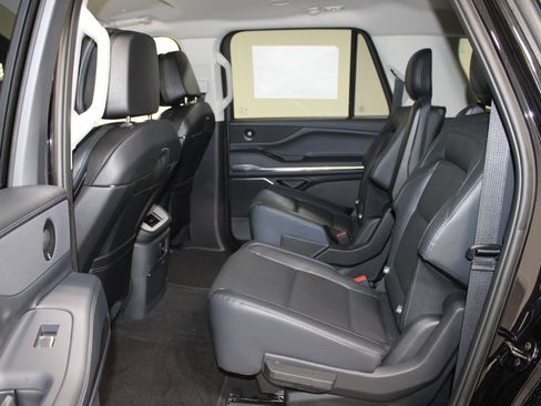 New 2026 Lincoln Navigator L Premier AWD/4WD image 26