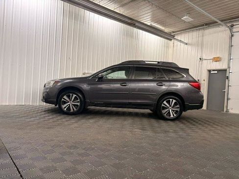 Used 2018 Subaru Outback 2.5i Limited AWD/4WD image 2