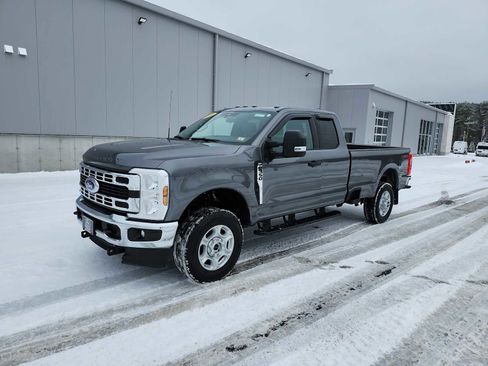 Used 2025 Ford F350 XLT w/ Snow Plow Prep Package image 1