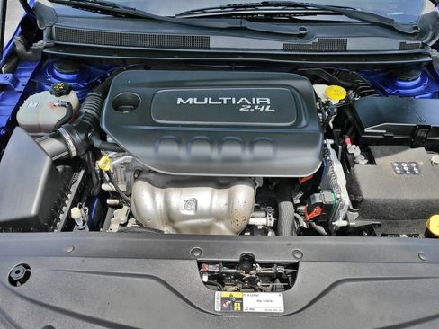 Used 2017 Chrysler 200 Limited Platinum FWD image 30