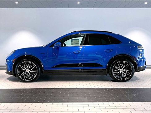 New 2026 Porsche Macan 4 Electric AWD/4WD image 2