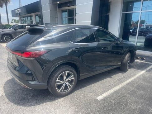 Used 2025 Lexus RX 350 Premium w/ Accessory Package FWD image 5