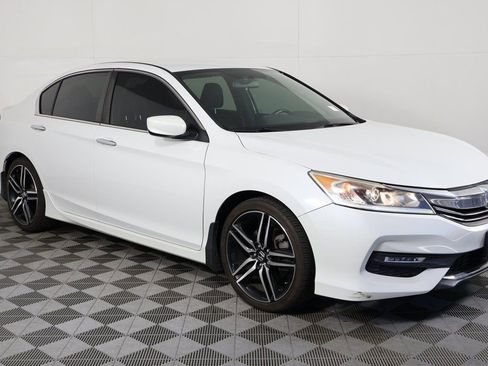 Used 2017 Honda Accord Sport Special Edition image 2