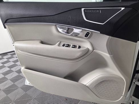 Used 2020 Volvo XC90 T5 Momentum w/ Protection Package FWD image 21