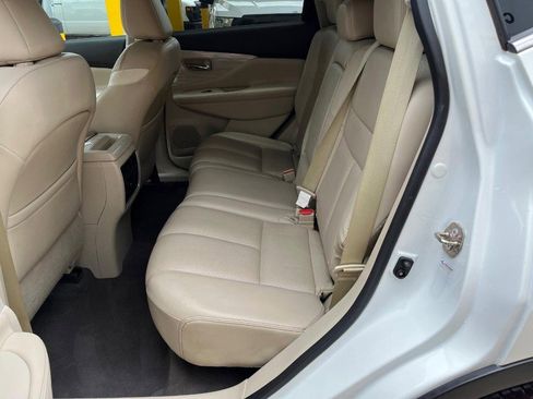 Used 2016 Nissan Murano Platinum w/ Platinum Technology Package FWD image 8