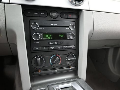 Used 2009 Ford Mustang Coupe RWD image 27