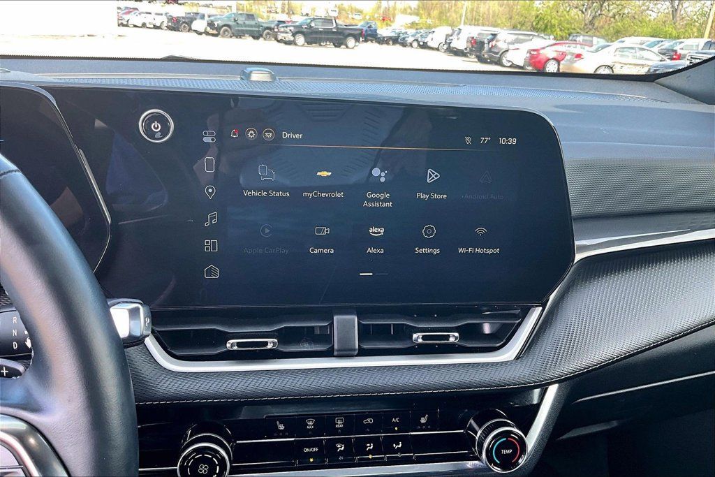 Used 2025 Chevrolet Equinox LT AWD/4WD image 19