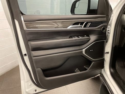 Used 2022 Jeep Wagoneer Series III image 21