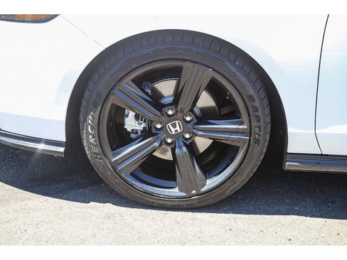 Used 2024 Honda Accord Sport image 9