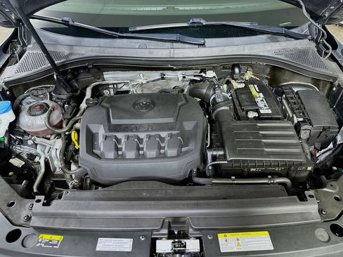 Used 2021 Volkswagen Tiguan SEL FWD image 9