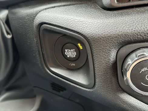 Used 2024 Jeep Wrangler Unlimited Sport AWD/4WD image 31