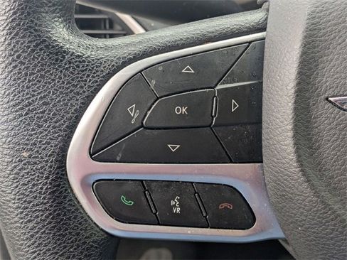 Used 2021 Chrysler Voyager Lxi image 17