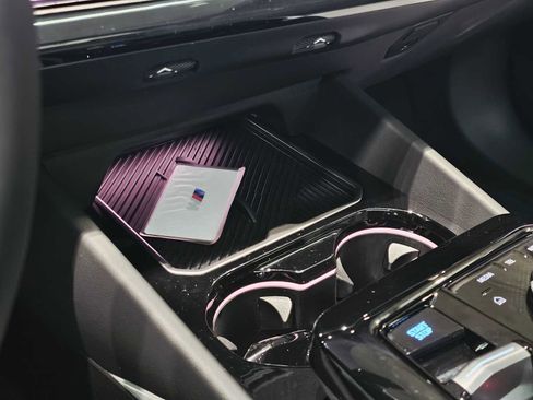 Used 2024 BMW i5 eDrive40i w/ M Sport Package image 19