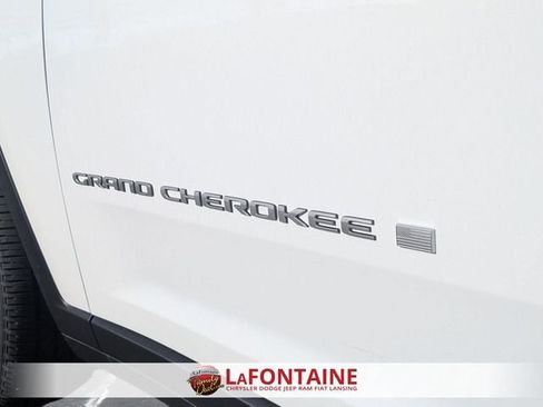 New 2025 Jeep Grand Cherokee Limited w/ Luxury Tech Group II image 10