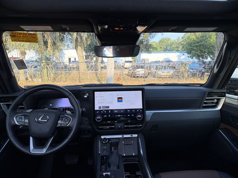 Used 2025 Lexus GX 550 AWD/4WD image 33