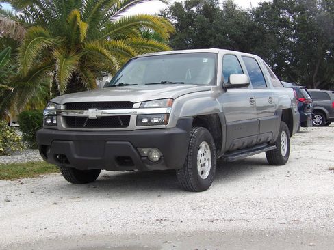 Used 2003 Chevrolet Avalanche 2WD image 1