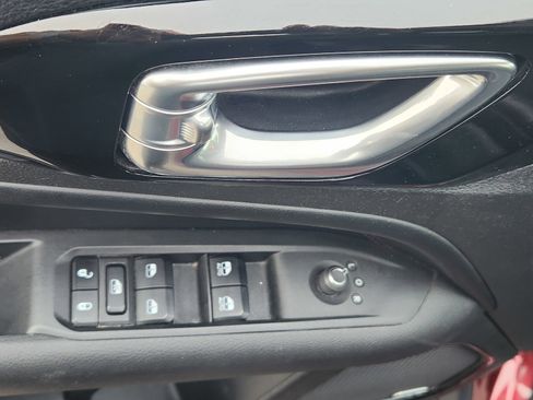 Used 2022 Jeep Compass Trailhawk w/ Sun and Sound Group image 2