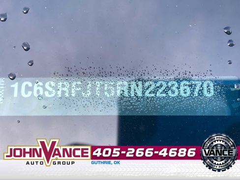Used 2024 RAM 1500 Laramie AWD/4WD image 12