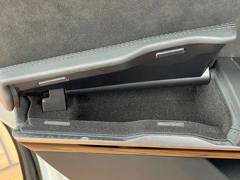 Used 2021 Audi S8 L image 25