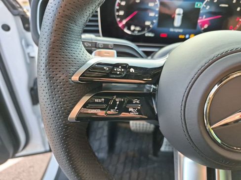 Used 2026 Mercedes-Benz GLS 580 4MATIC image 33