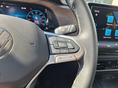 Certified 2026 Volkswagen Atlas SE FWD image 17