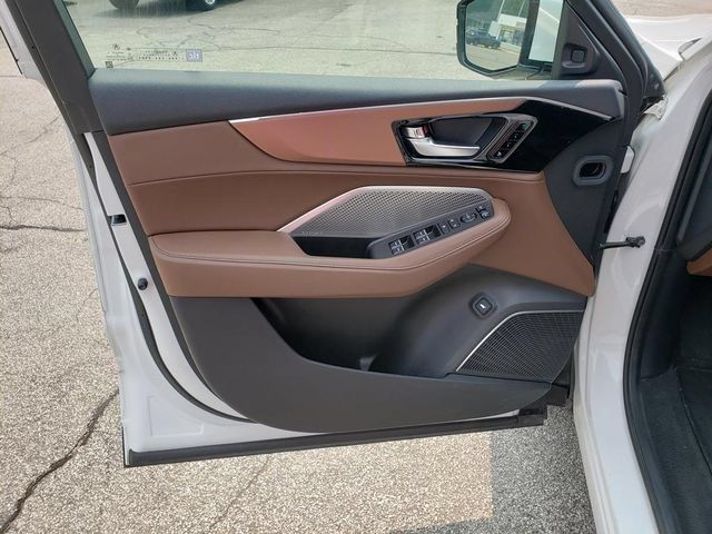 Used 2023 Acura MDX w/ Technology Package AWD/4WD image 10