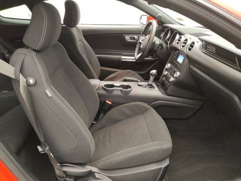 Used 2020 Ford Mustang Coupe RWD image 21