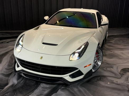 Used 2015 Ferrari F12 Berlinetta RWD image 21