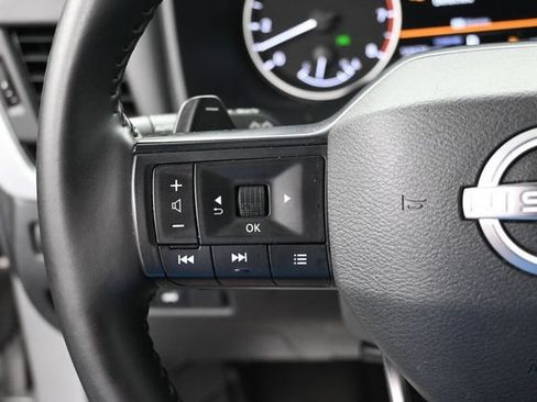 Used 2025 Nissan Rogue SV FWD image 22