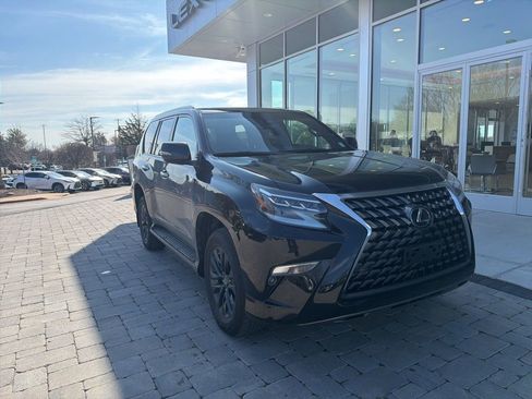 Used 2023 Lexus GX 460 Premium w/ Premium Plus Package image 2