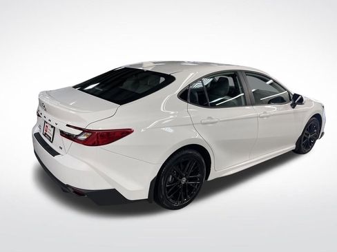 Certified 2025 Toyota Camry SE image 5